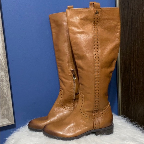 Brown leather boot - Picture 2 of 6